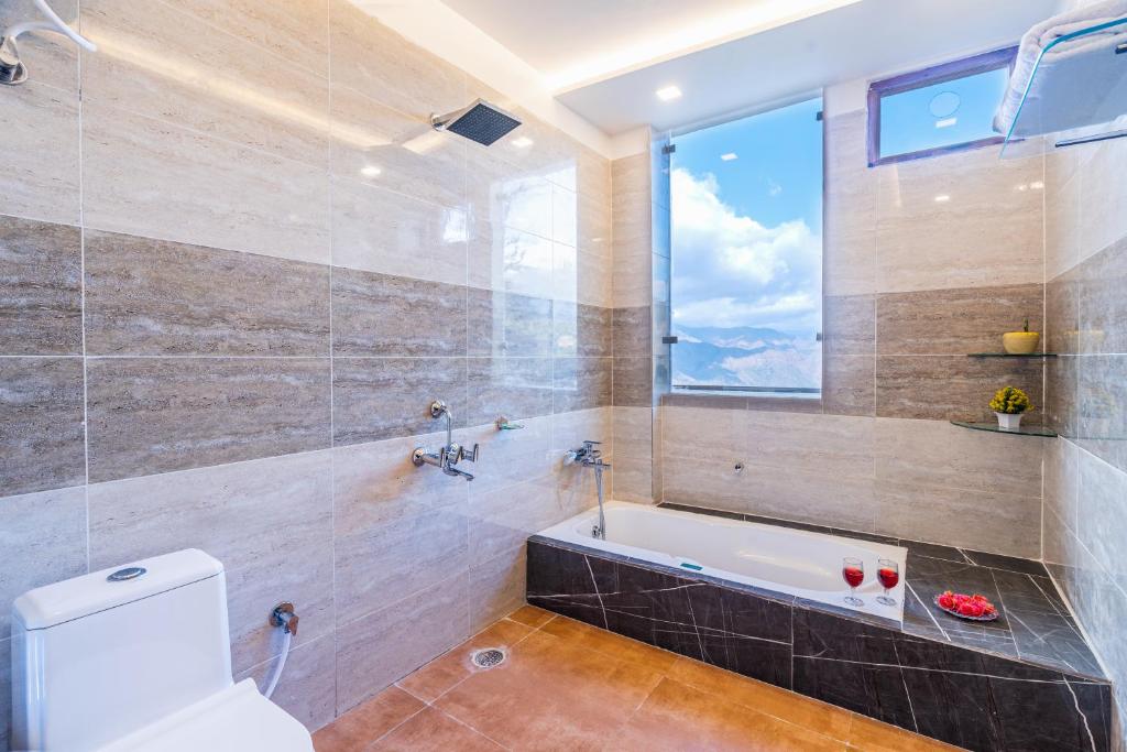 Bathtub Hotel Luxmi Vilas Inn Mussoorie