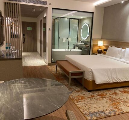Bathtub Hotel Room Radisson Blu Resort & Spa Alibaug