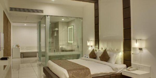 Bathtub Room Hotel Lake View Saputara
