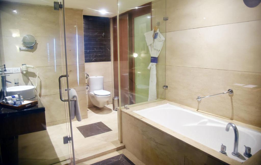 Bathtub Room Radisson Blu Resort & Spa Alibaug