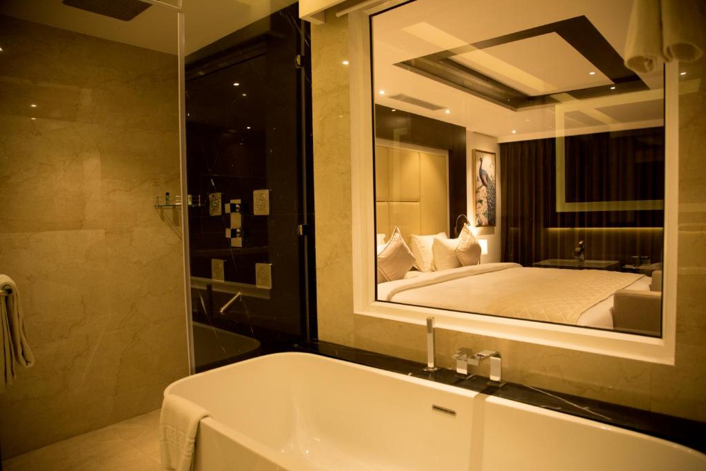 Bathtub Room S Hotels Chennai