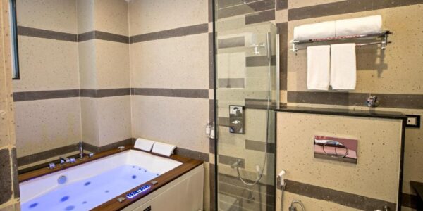 Jacuzzi Room Hotel Regenta Inn On The Ganges Rishīkesh