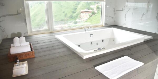 Hotels in Shimla with Bathtub