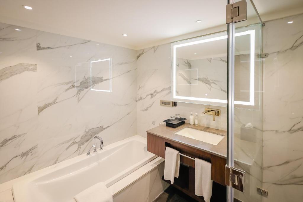 Regenta Dehradun by Royal Orchid Hotels Limited with Bathtub in Room