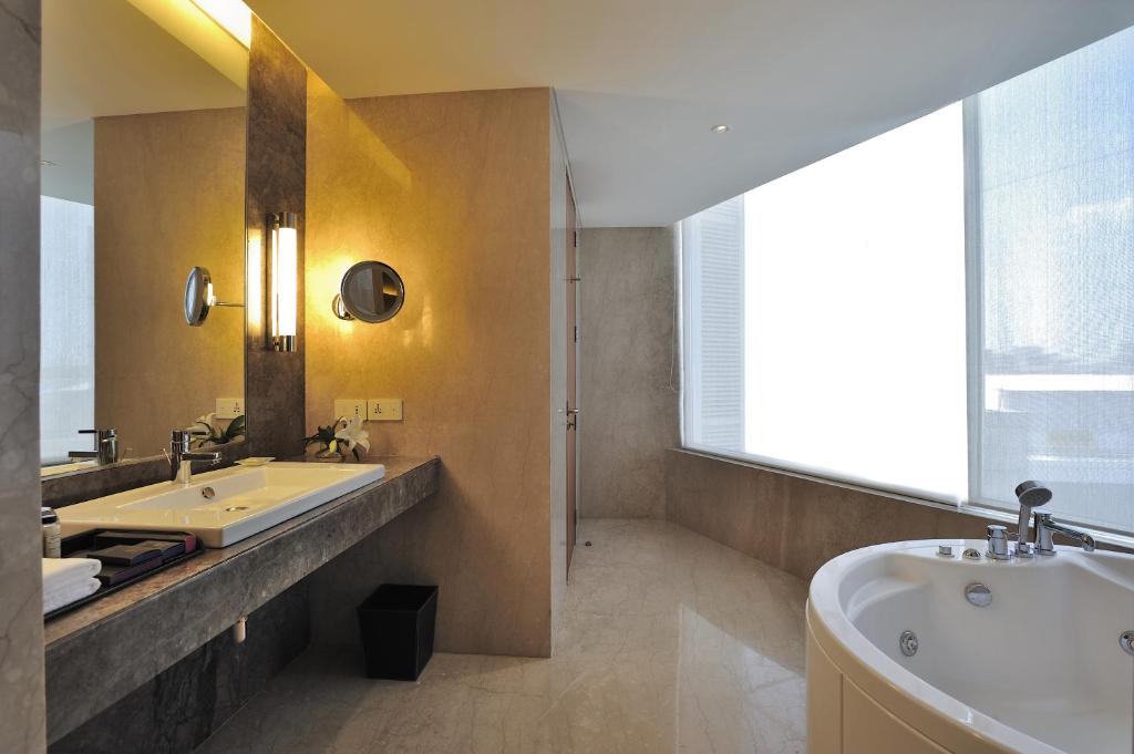 The Anya Hotel Room with Jacuzzi in Gurgaon